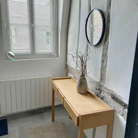 La Parisienne - Maison Centre Compiegne. Compiègne
